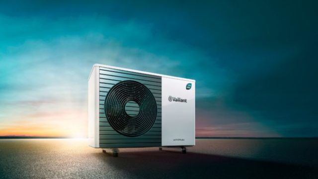 511023_1_the benchmark_vaillant_arotherm 676x507.jpg