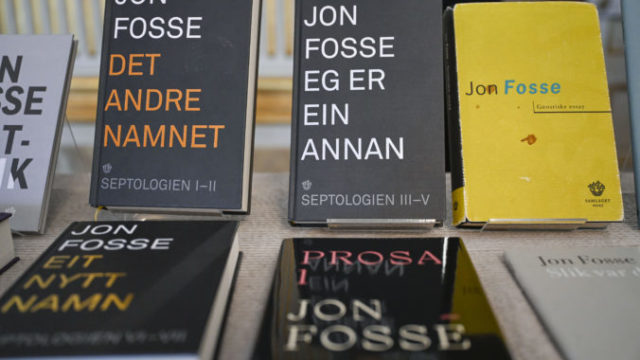 511645_nobel_literature_13236 676x451.jpg