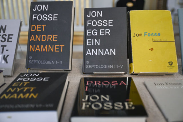 511645_nobel_literature_13236 676x451.jpg