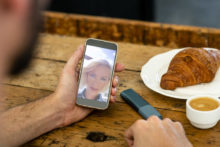 512961_sita_iqos iluma one_titulna foto 1 676x451.jpg