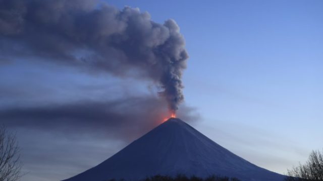 513431_russia_volcano_84011 676x451.jpg