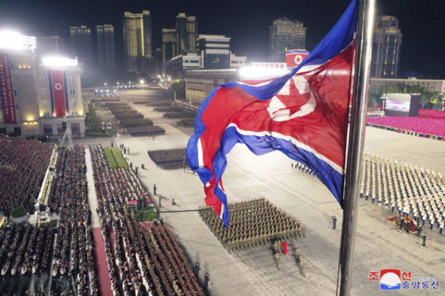 513580_north_korea_parade_01654 676x450.jpg