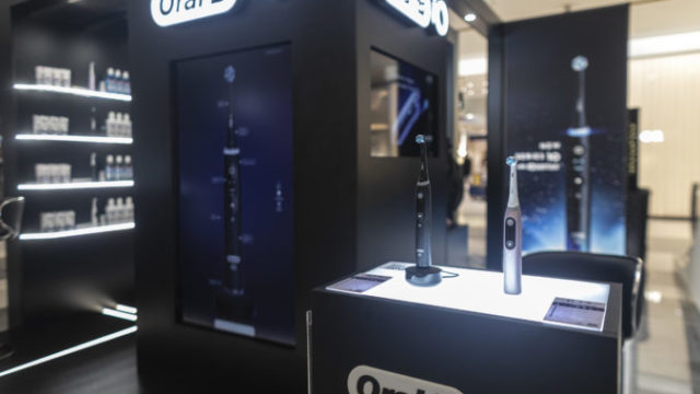 513699_oral b_pop up_web009 676x451.jpg