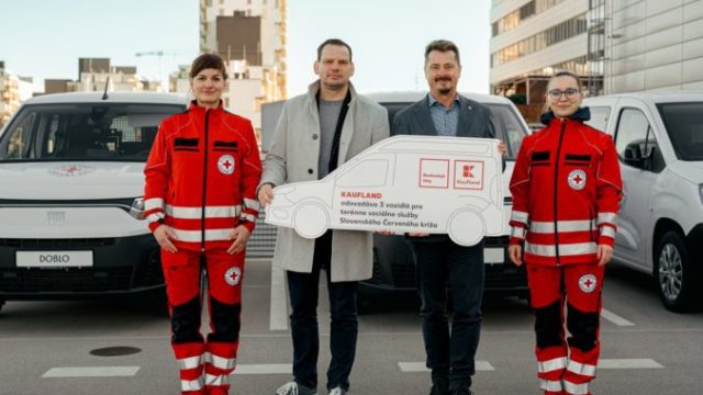 514787_generalny riaditea kauflandu sven reinhardvaavo odovzdal autaprezidentovisa k 676x450.jpg