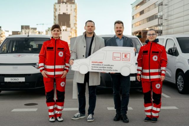 514787_generalny riaditea kauflandu sven reinhardvaavo odovzdal autaprezidentovisa k 676x450.jpg