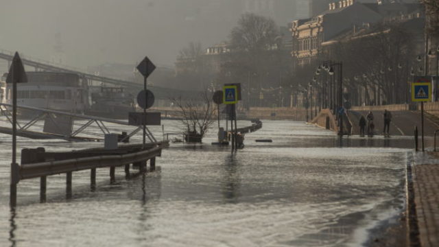 516714_hungary_floods_80274 676x451.jpg