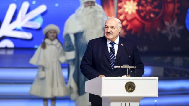 516720_belarus_new_year_eve_lukashenko_28245 676x451.jpg