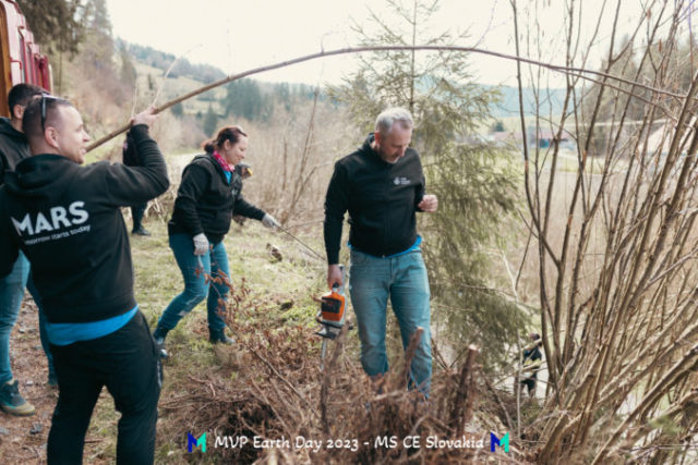517078_sk earth day 676x451.jpg