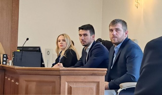 517813_kuffovci sud 1 676x398.jpg