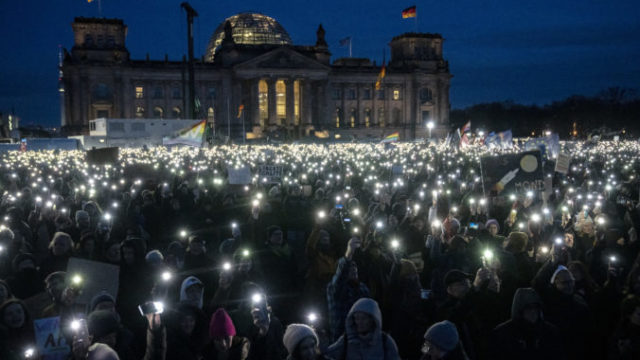 518061_germany_far_right_protest_39502 676x451.jpg