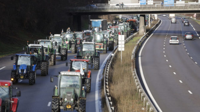 518719_eu_europe_farmers_protests_94803 676x451.jpg