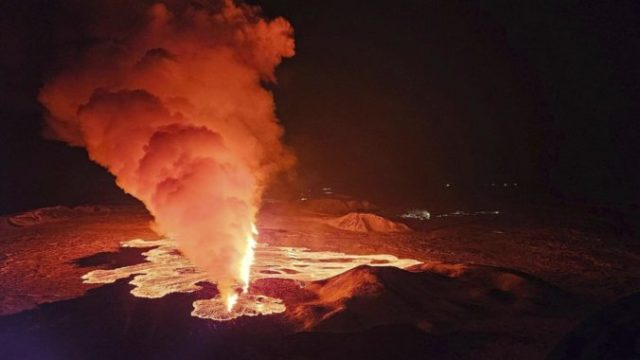 519193_iceland_volcano_94676 676x381.jpg