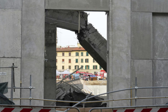 519817_italy_florence_accident_06659 676x451.jpg