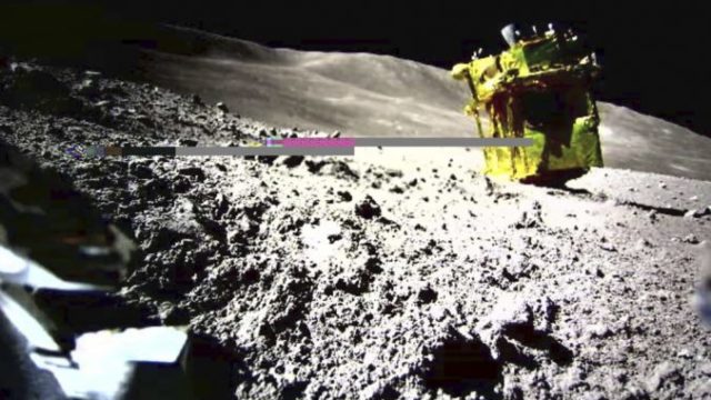 520359_japan_moon_landing_98216 676x507.jpg