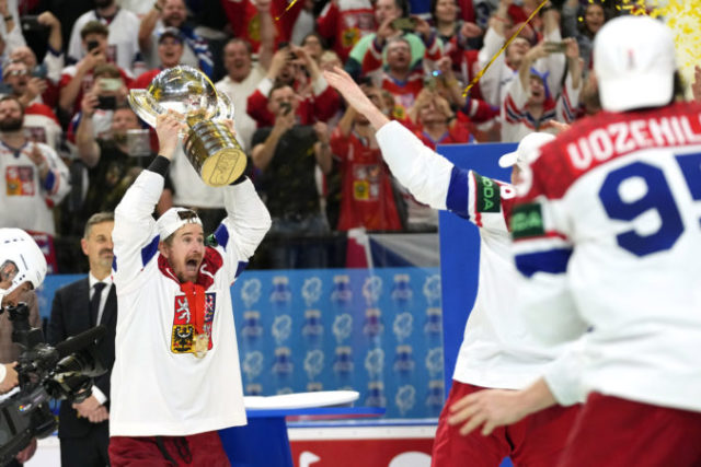 526200_aptopix_czech_republic_ice_hockey_worlds_11351 676x451.jpg