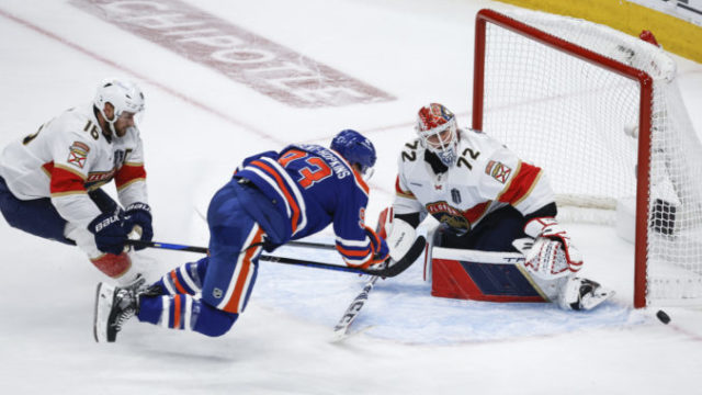 527548_stanley_cup_panthers_oilers_hockey_55629 676x420.jpg