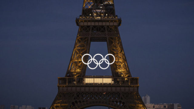 527615_oly_paris_olympic_rings_30843 676x451.jpg