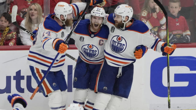 527877_stanley_cup_oilers_panthers_hockey_88803 676x451.jpg