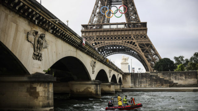 528523_oly_paris_2024_opening_ceremony_23717 676x451.jpg