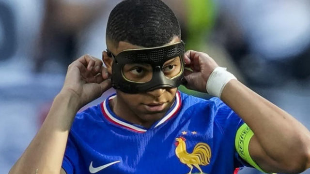 529059_soccer_euro_2024_mbappe_mask_30882 676x451.jpg