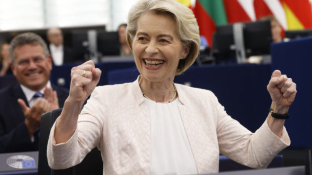 529724_aptopix_france_european_commission_president_77895 676x451.jpg