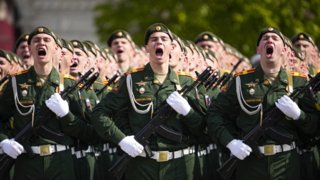 529907_aptopix_russia_victory_day_parade_98636 676x451.jpg