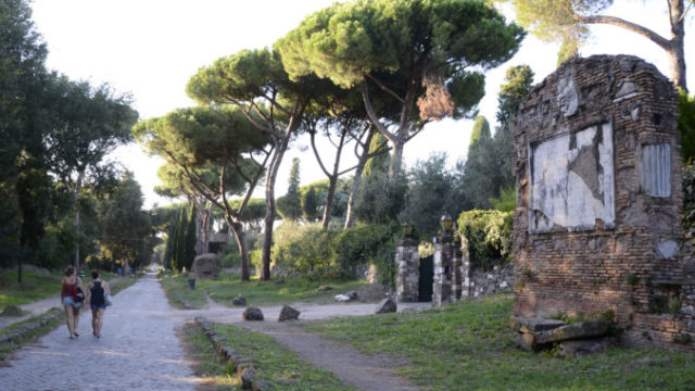 530286_italy_unesco_appian_way_49891 676x436.jpg