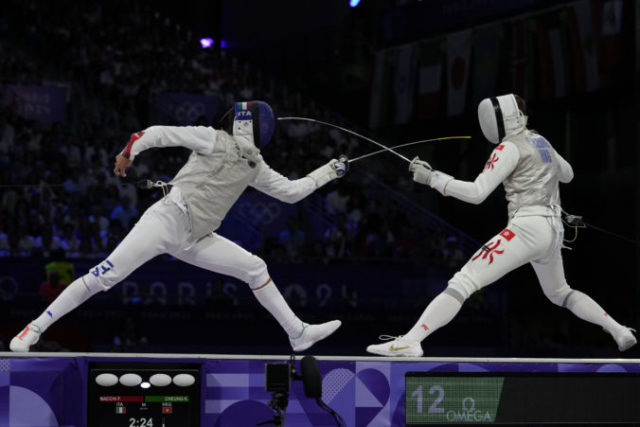 530504_paris_olympics_fencing_22681 676x451.jpg