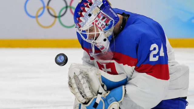 530554_beijing_olympics_ice_hockey_02251 d983268114244972a76beda5b3eb3057 676x451.jpg