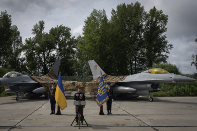 530828_russia_ukraine_war_f16_zelensky_88083 676x451.jpg