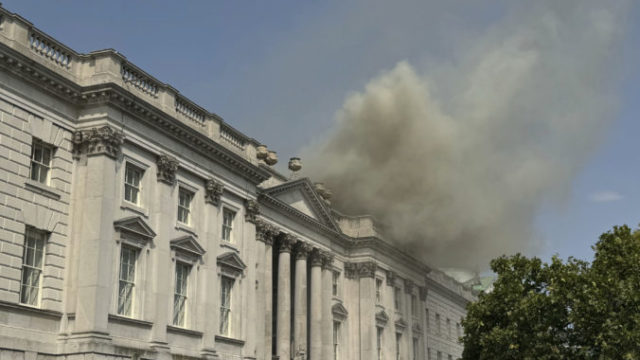 531649_britain_somerset_house_fire_47585 1 676x451.jpg