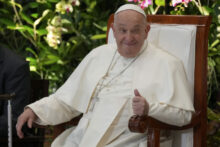 533216_aptopix_indonesia_asia_pope_53513 676x451.jpg