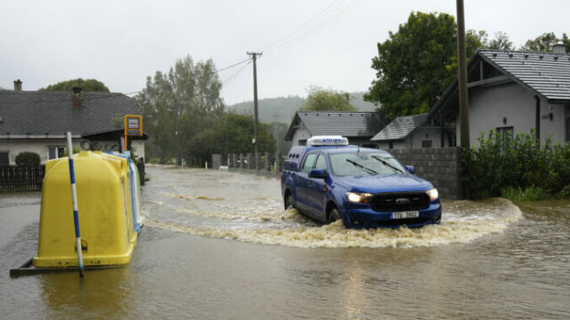 533223_czech_republic_floods_57872 676x451.jpg