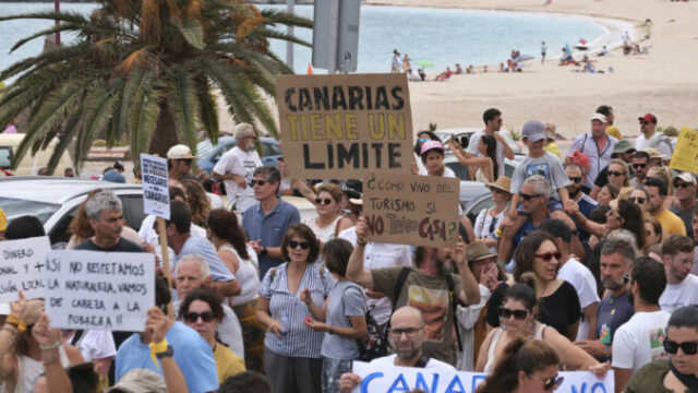 533269_spain_tourism_protests_44380 676x445.jpg