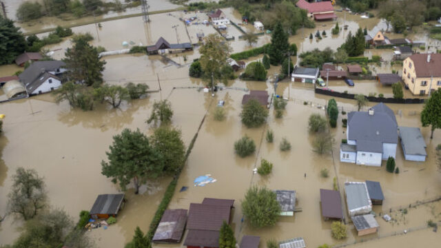 533311_central europe floods_weather_38715 676x451.jpg