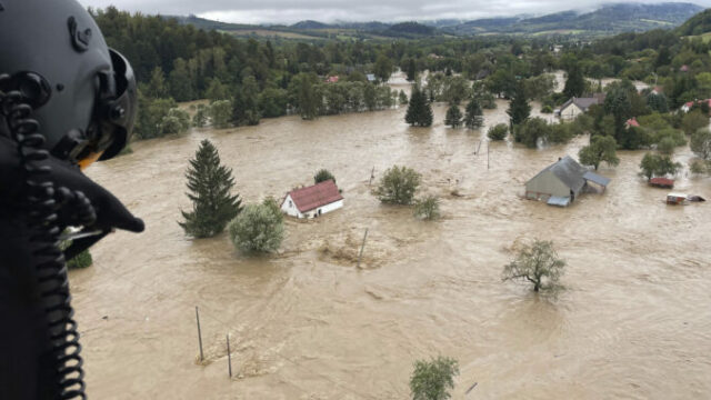 533444_poland_central_europe_floods_70303 1 676x451.jpg