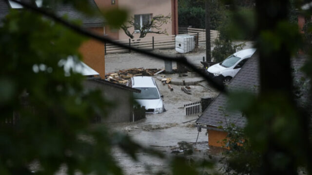 533471_czech_republic_floods_43572 676x451.jpg