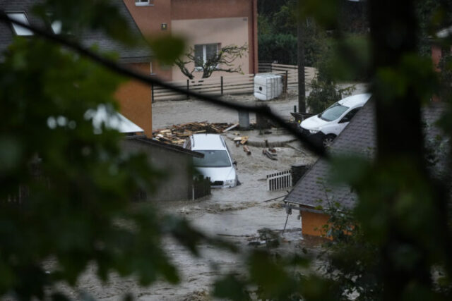 533471_czech_republic_floods_43572 676x451.jpg