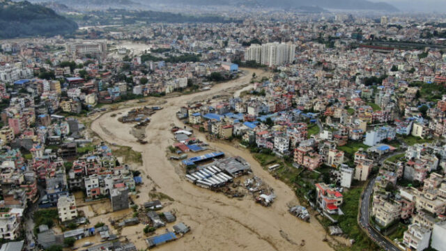 534046_aptopix_nepal_floods_99611 676x451.jpg