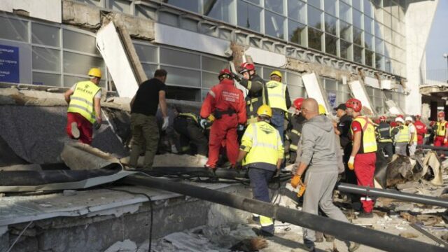 535763_serbia_roof_collapse_61340 676x433.jpg