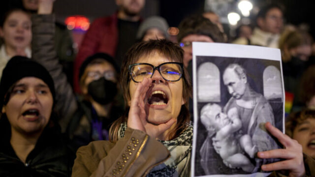 537255_romania_election_protest_27600 676x451.jpg