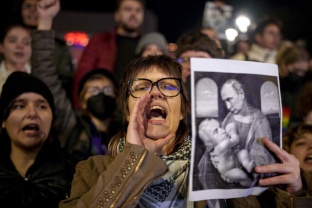 537255_romania_election_protest_27600 676x451.jpg