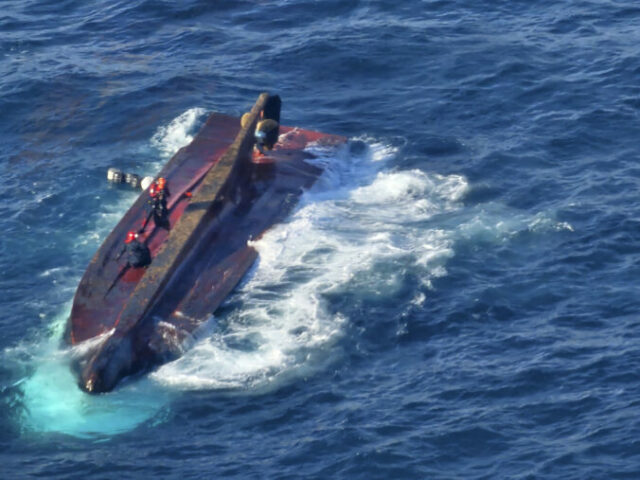 537825_south_korea_capsized_boat_08170 676x507.jpg