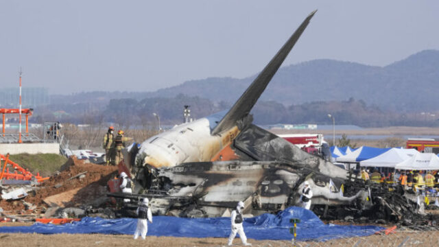 538695_aptopix_south_korea_plane_fire_62923 676x451.jpg