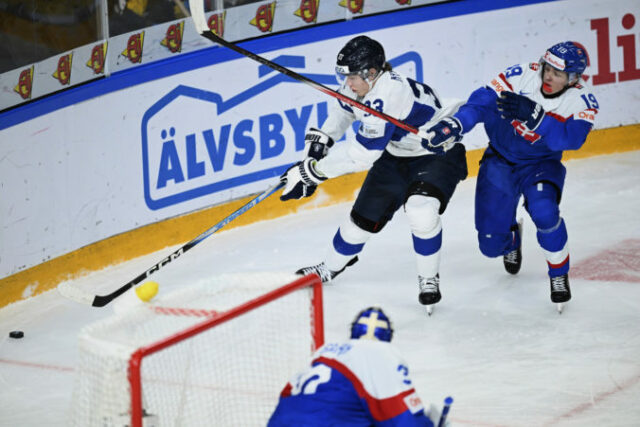 538806_sweden_junior_ice_hockey_14639 676x451.jpg