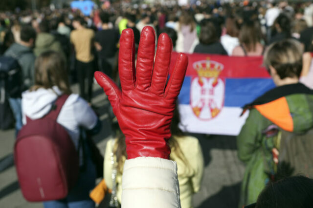 540095_serbia_protests_99905 676x451.jpg