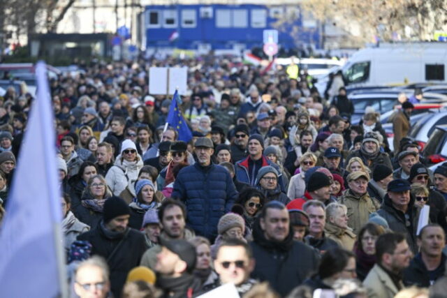 541983_hungary_demonstration_12017 676x451.jpg