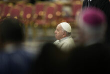 543697_vatican_pope_43033 676x451.jpg