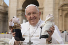 543699_vatican_pope_93280 676x451.jpg