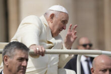 543706_vatican_pope_palm_sunday_00847 676x451.jpg